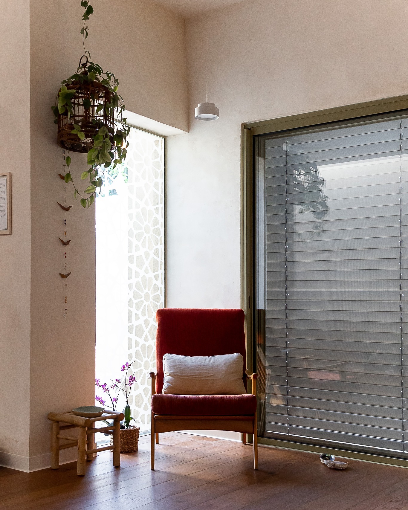 Arco Lime Facebook ad: חומר: שליכט יודפת במשחק גוונים | אדריכלות: אייל…