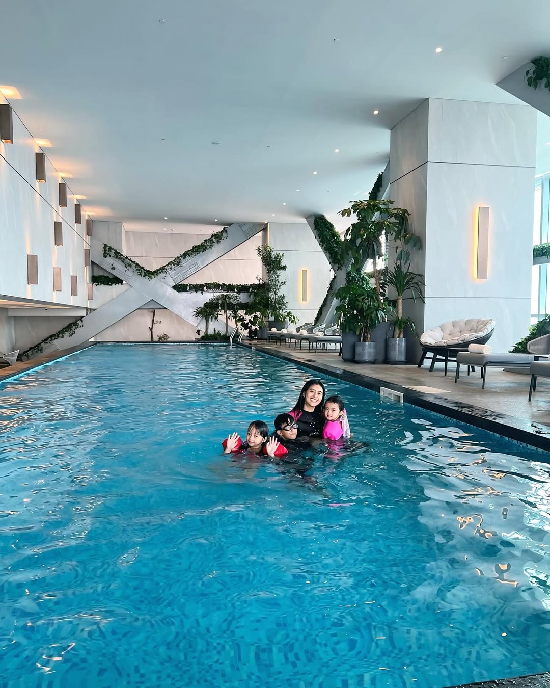 PARKROYAL Hotels & Resorts Facebook ad