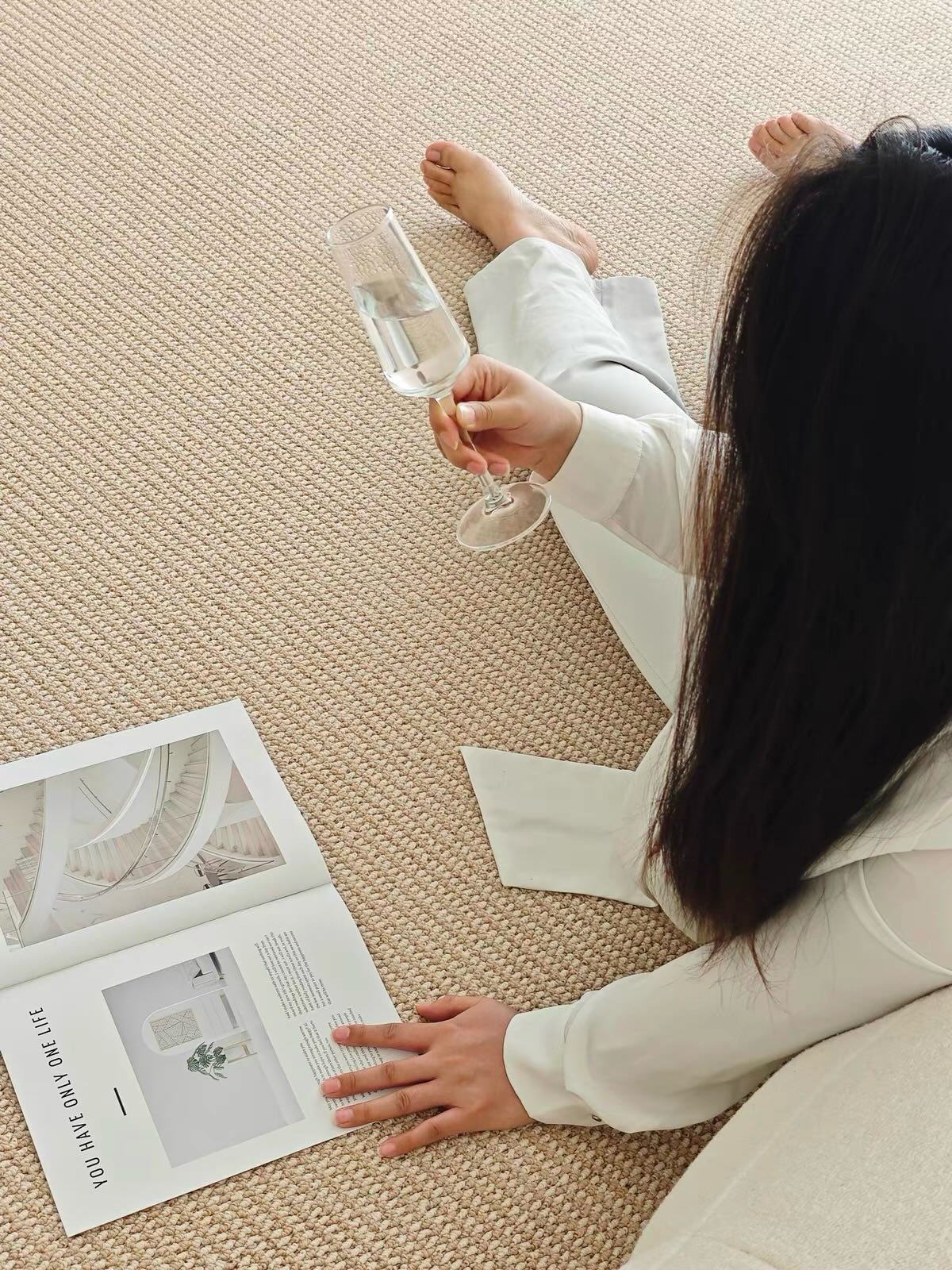 พรมปูพื้น พรมห้องนั่งเล่น ของแต่งบ้าน by Carpetdd Facebook ad: ให้บ้านของคุณดูละมุนในสไตล์ Minimal