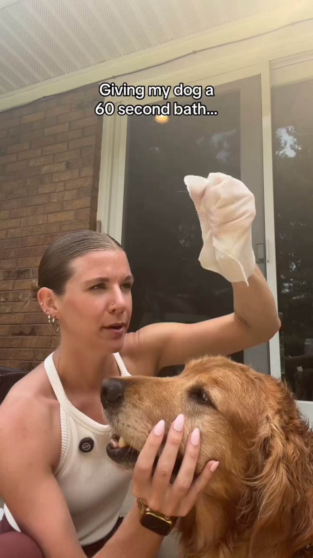 Nuzzl Facebook ad: The No-Fight Bath + FREE Paw Mitt