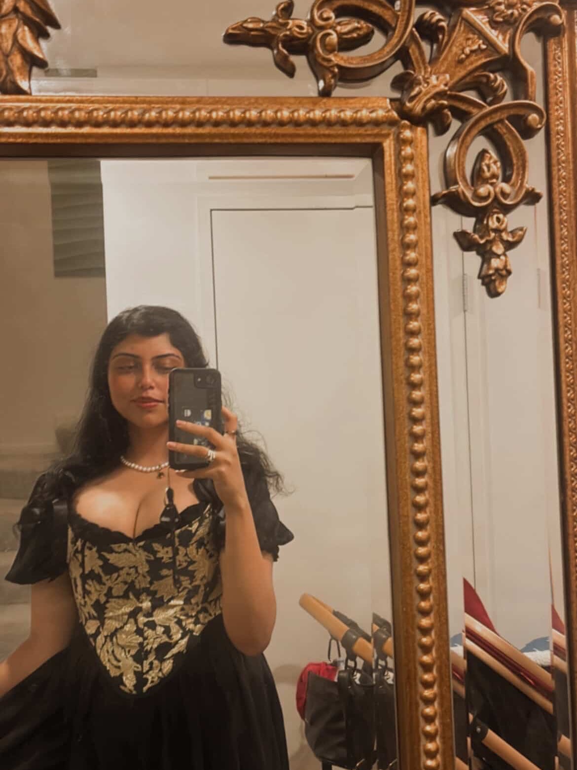 Coastal Muse Facebook ad: A muse wearing her armour @kittymydarling