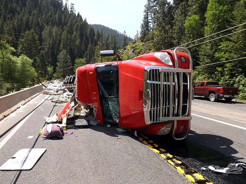 Valley Trucking Insurance Facebook ad: Connect with us to learn more!