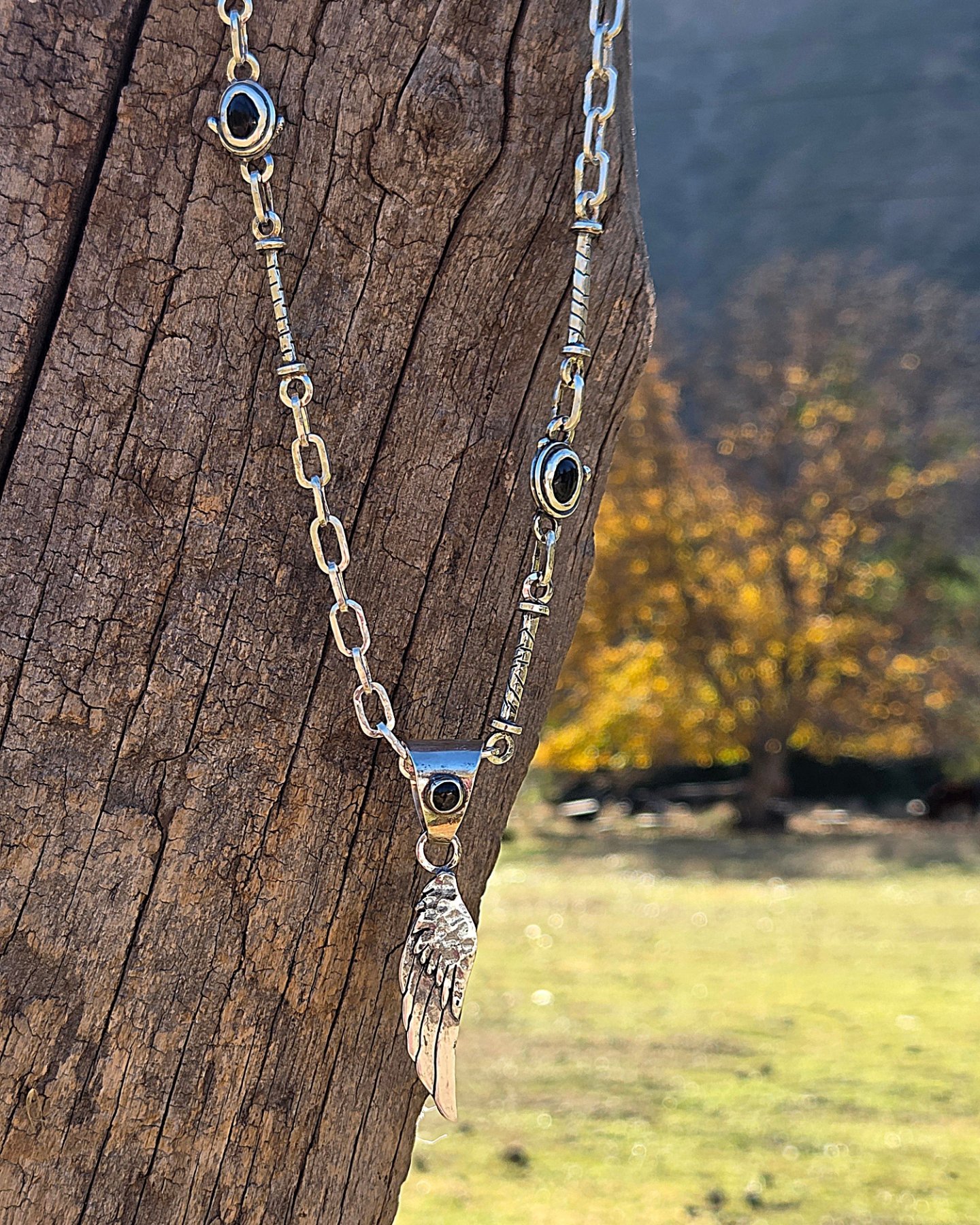 Joyas Outdoor Facebook ad: Usas accesorios que no conectan con tu estilo…