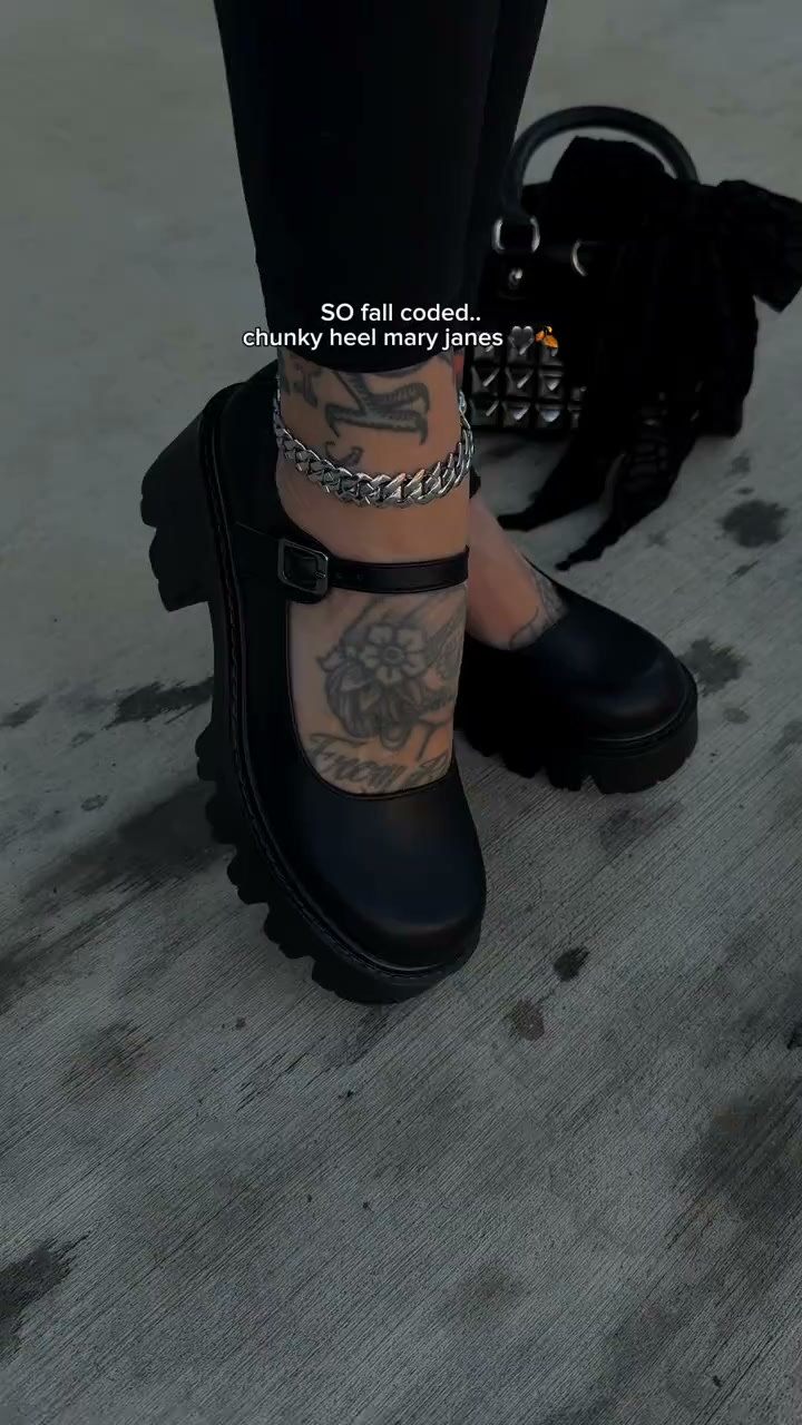 McKie Rae Facebook ad: Retro Mary Jane Platform Shoes