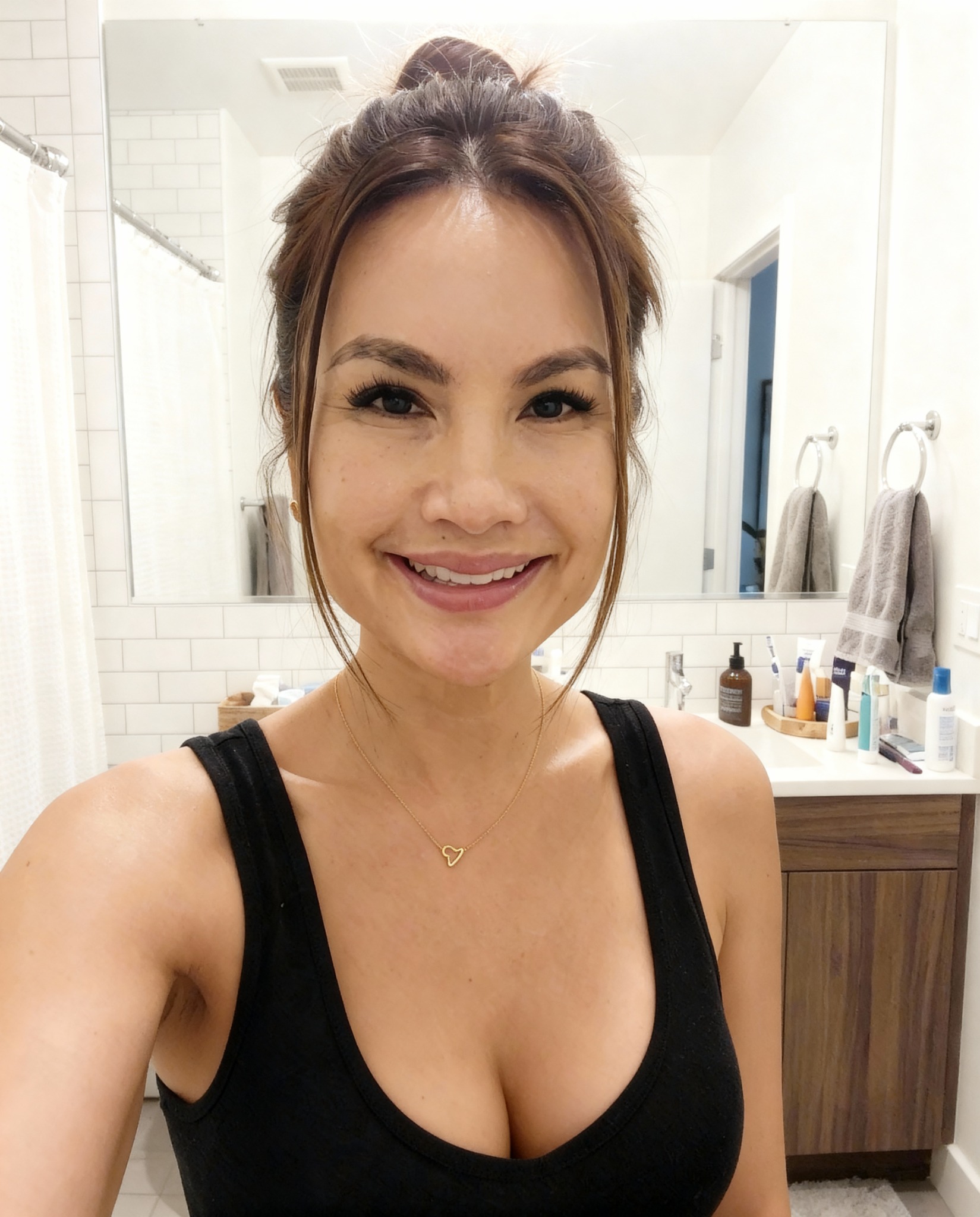 Naturaful Skincare Facebook ad: Trending-Bust-Solution-Meno
