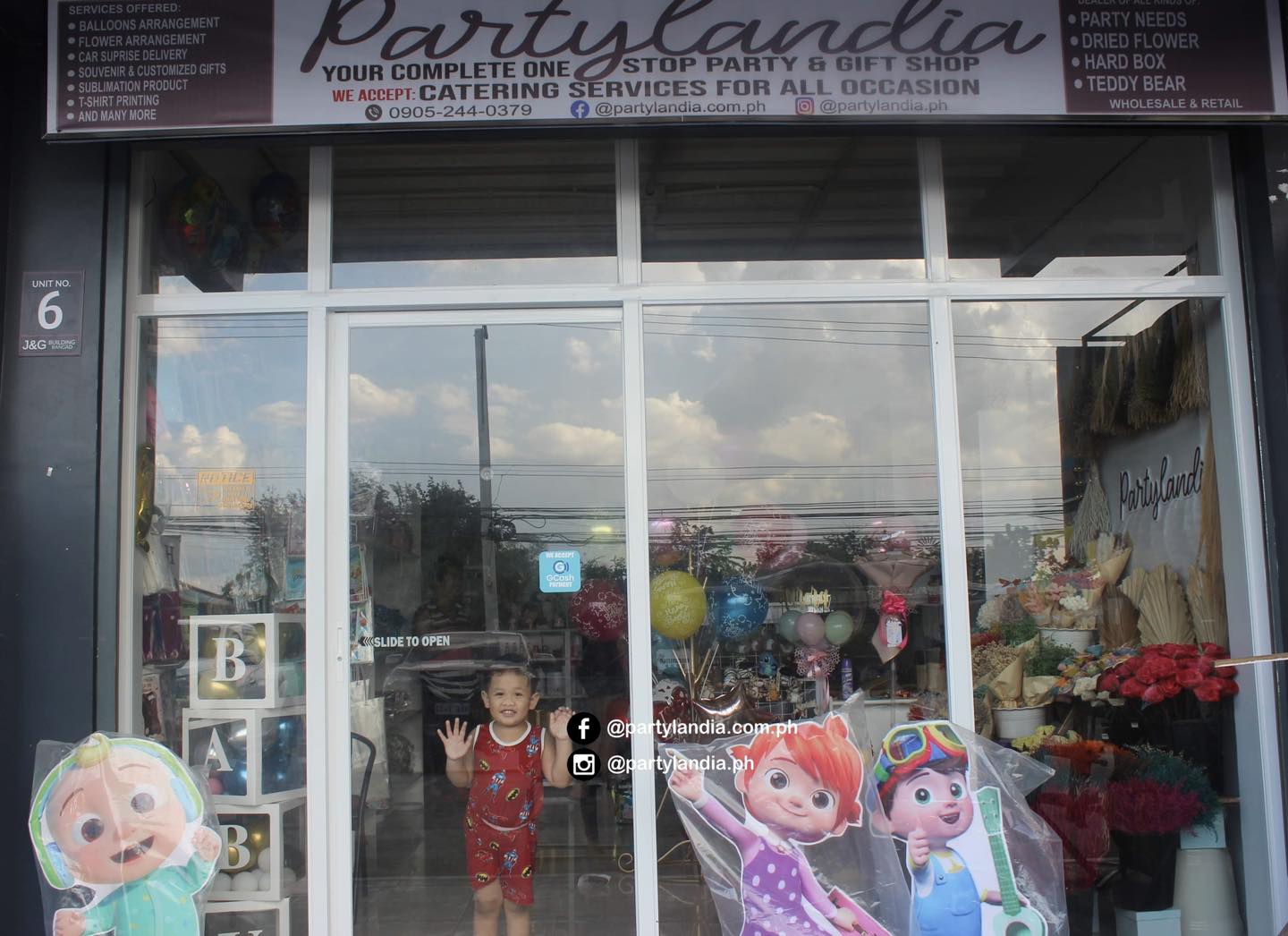 Partylandia Facebook ad: Novo Ecijanos!