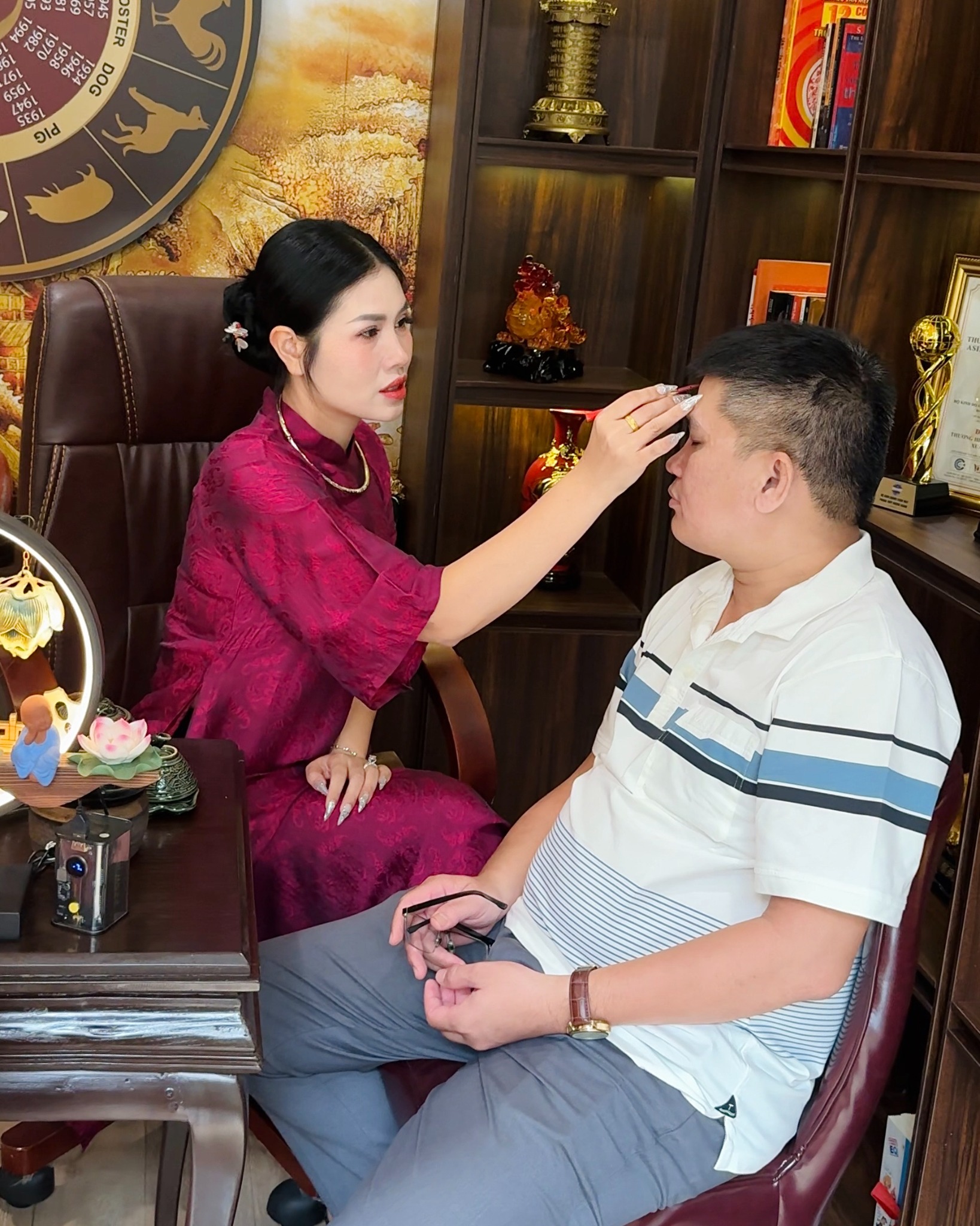 Viện Phong Thủy Tướng số- Chân Mày Nhân Tướng Học Hương Giang Facebook ad: CHÂN MÀY PHONG THỦY, CHUẨN MỰC KHÍ CHẤT…