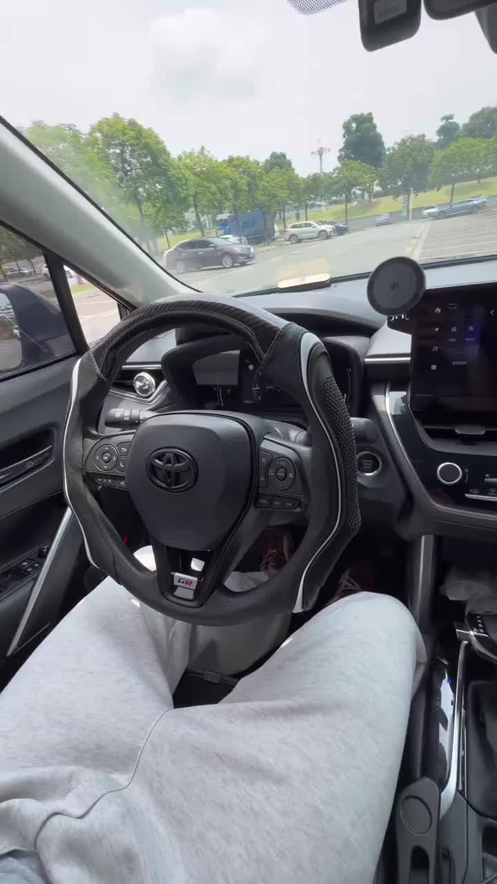 Energyjust I Facebook ad: Sport-style silicone steering wheel cover