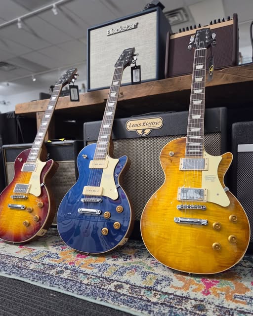 Tone Tailors Facebook ad: Walk into Tone Tailors, and you’ll notice something…