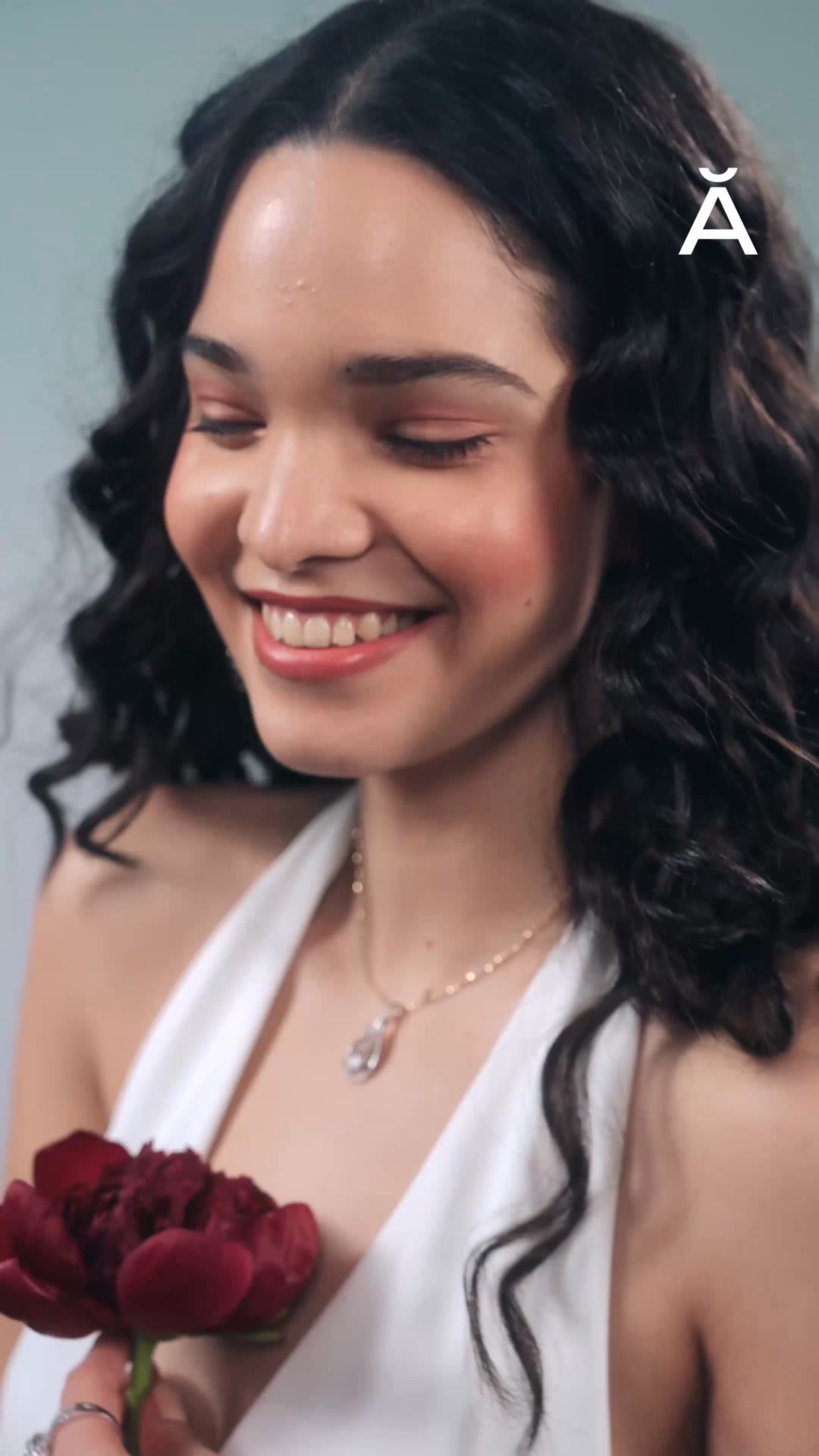 Aukera Jewellery Facebook ad: Exceptional diamonds woven into exclusive designs.