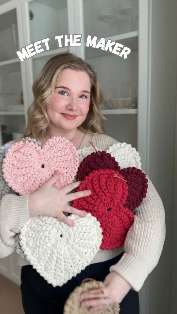 animo.design Facebook ad: If you believe crochet should be relaxing, fun…