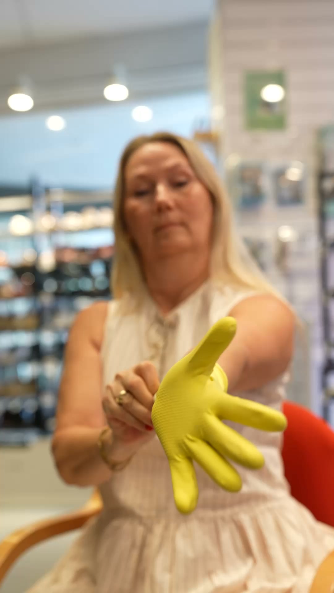 Seniorlife.se Facebook ad: Kämpar du också med tajta stödstrumpor?