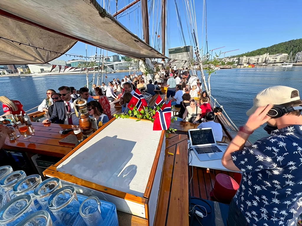 Norway Yacht Charter AS Facebook ad: Hey Sailor! Pride Cruise