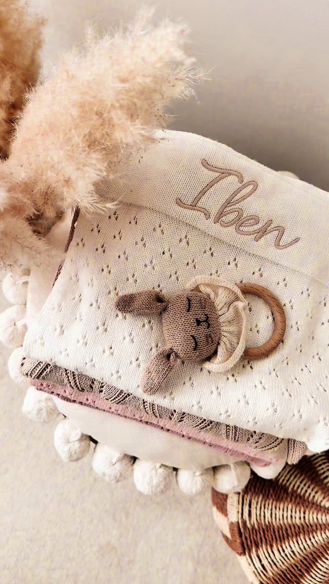 Millemini Facebook ad: Se våre personlige babytepper med navn, en nydelig…