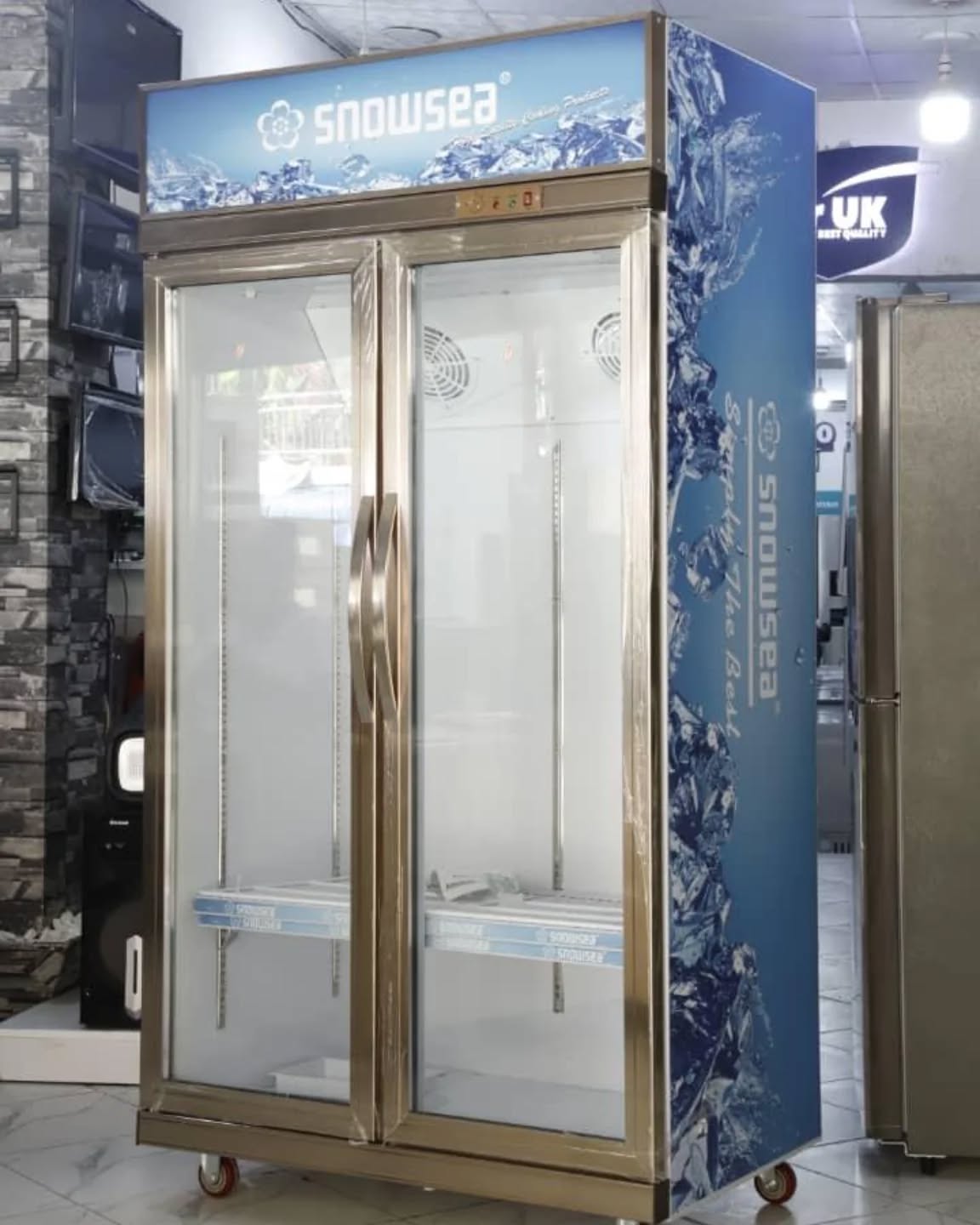 jaslin electronics store Facebook ad: Showcase