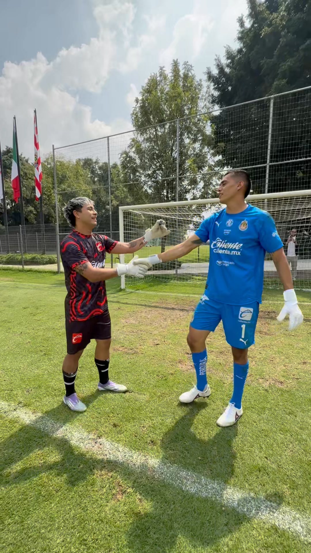 Caliente Sports Facebook ad: Hoy nos enfrentamos al poderosisimo Tala Rangel