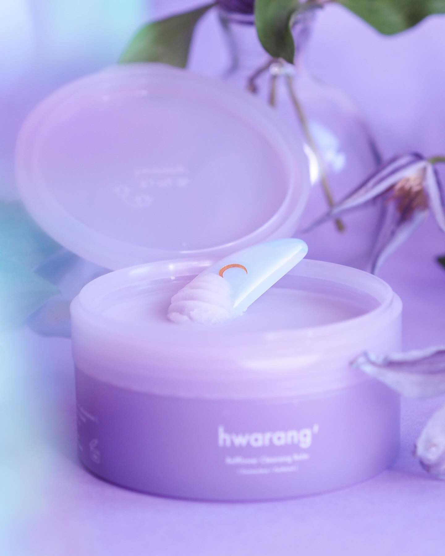 화랑품 Facebook ad: Thank you for beautiful introduction and those dreamy…