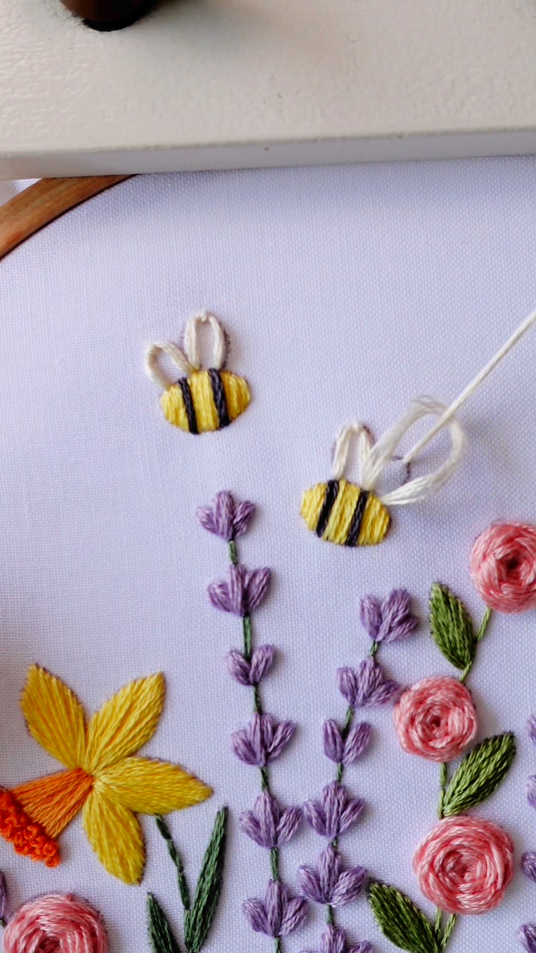 Clever Poppy Facebook ad: Embroidery Kit for Beginners