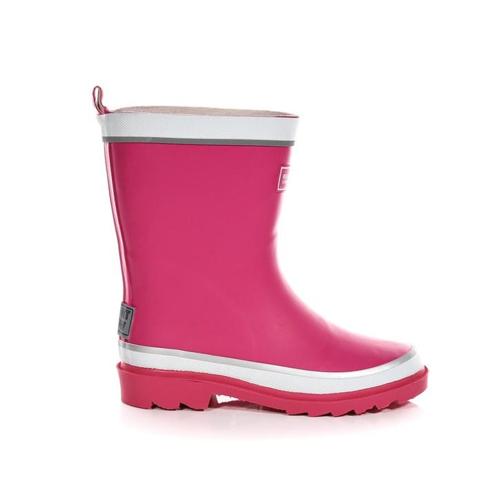 Sports Direct Facebook ad: Shop the best-selling essentials at Sports Direct!