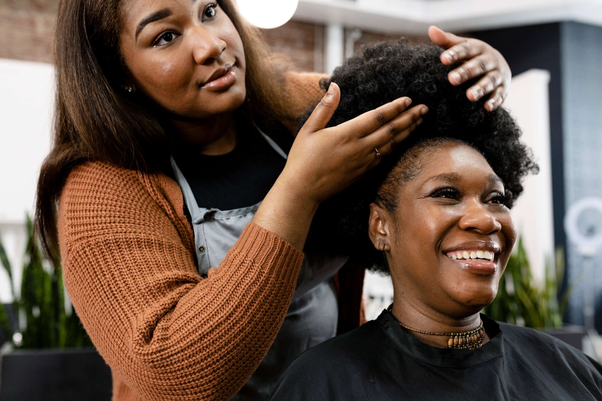 Salons by JC Towson Facebook ad: NEW! Salon suite rentals Book a tour today