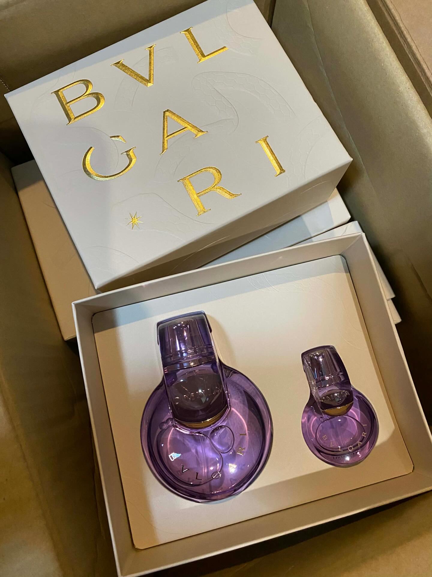 Cosmoholic's Corner Ph Facebook ad: Look what just arriveddd