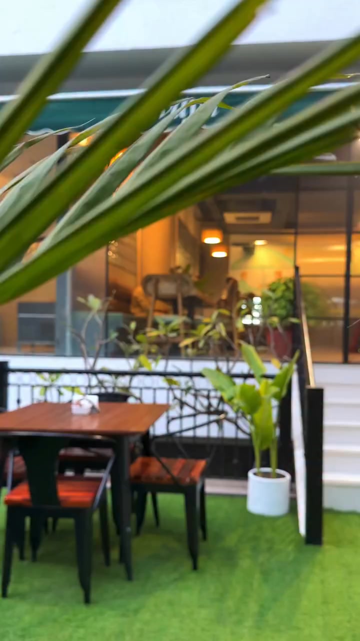 Avaya Cafe & Bakery Facebook ad: Delhi foodies, your new Instagram-worthy spot is almost…