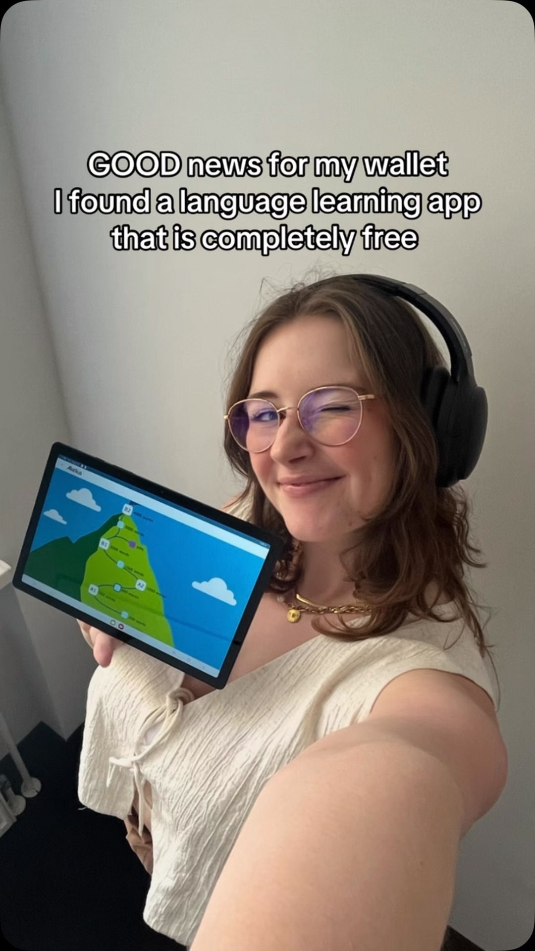 Akelius Languages Facebook ad: Did you know?