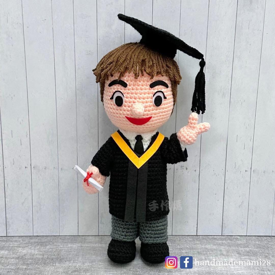 手作媽 Handmade Mami Facebook ad: 有冇諗過訂製一個有個人特色嘅畢業公仔比家人或朋友呢?