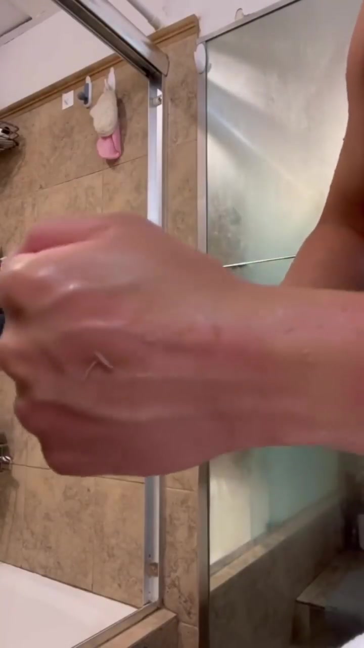 Beautiquepk Facebook ad: The Perfect Skin is Only a Glove away