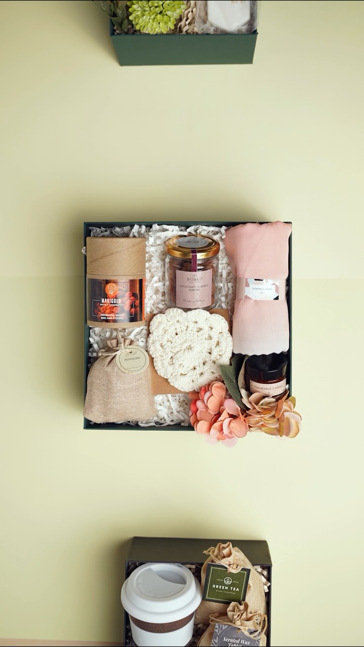 BoxUp Luxury Gifting Facebook ad: Some gifts just look good.