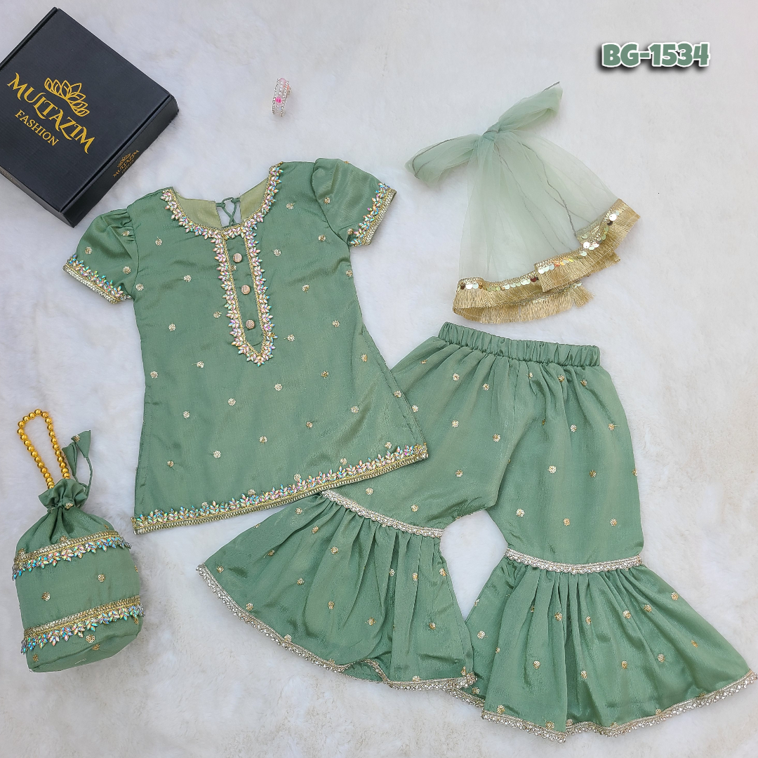 Multazim Fashion Facebook ad