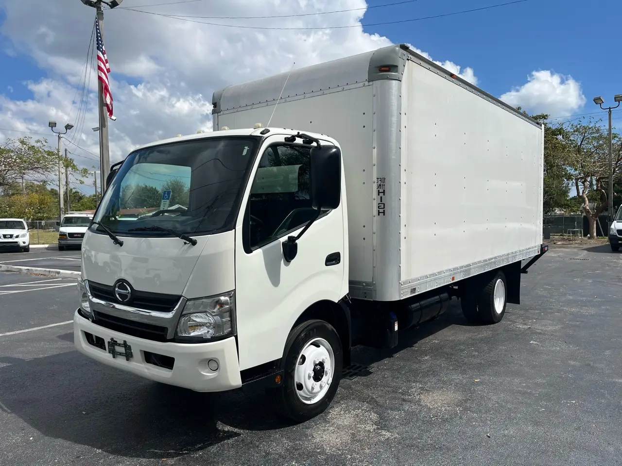 Raul Quesada Facebook ad: 2017 Hino 195 box truck
