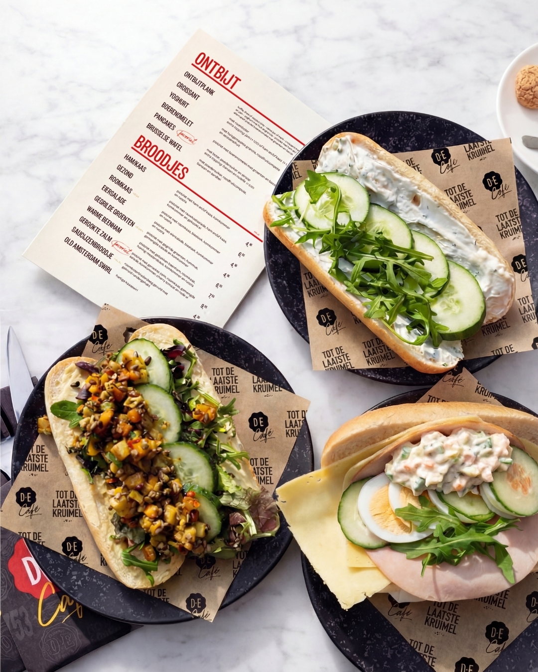 Douwe Egberts Cafés Nederland Facebook ad: Nieuw! Zin in een verse én betaalbare lunch?