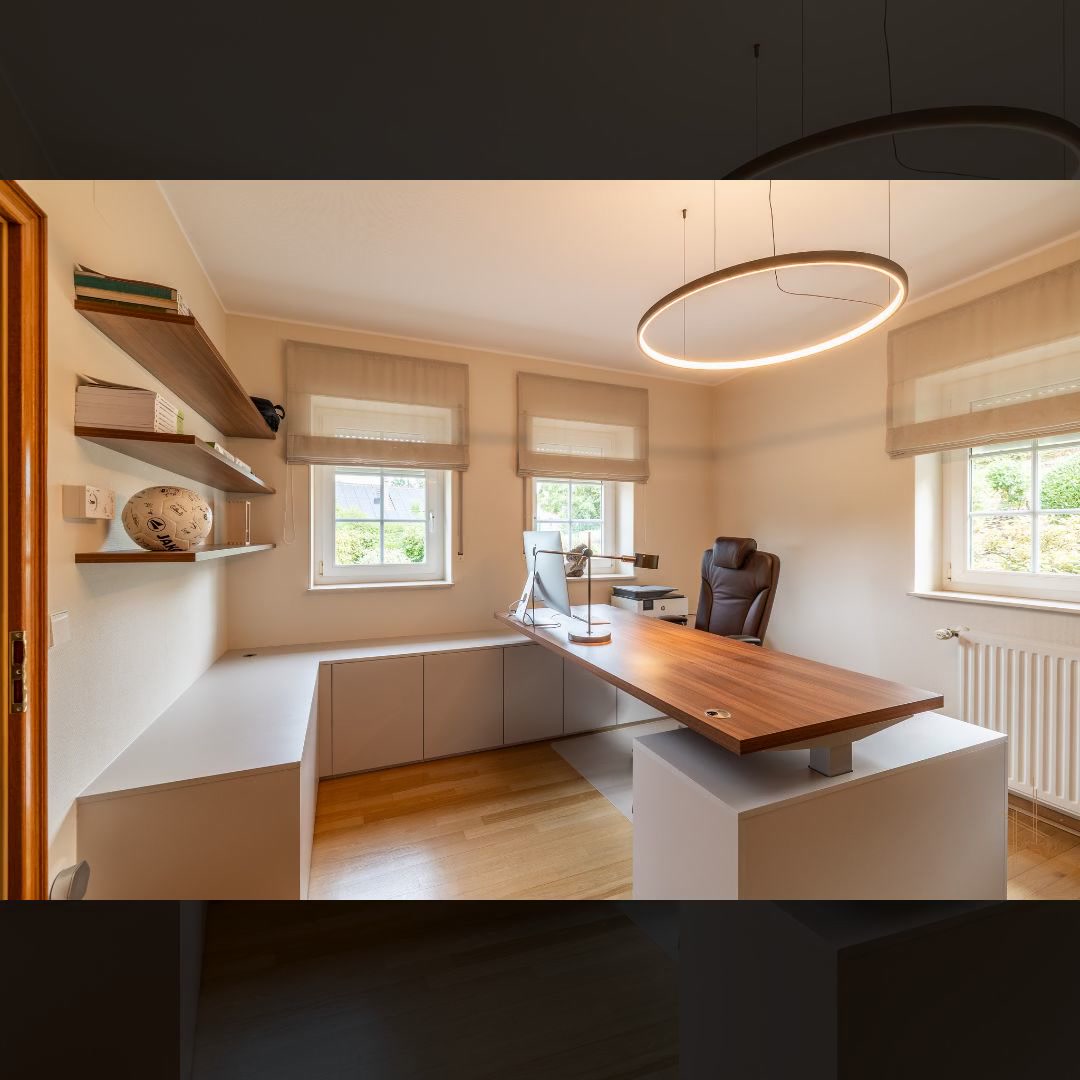 Nautilar Facebook ad: Un bureau à domicile sur mesure, pensé pour…