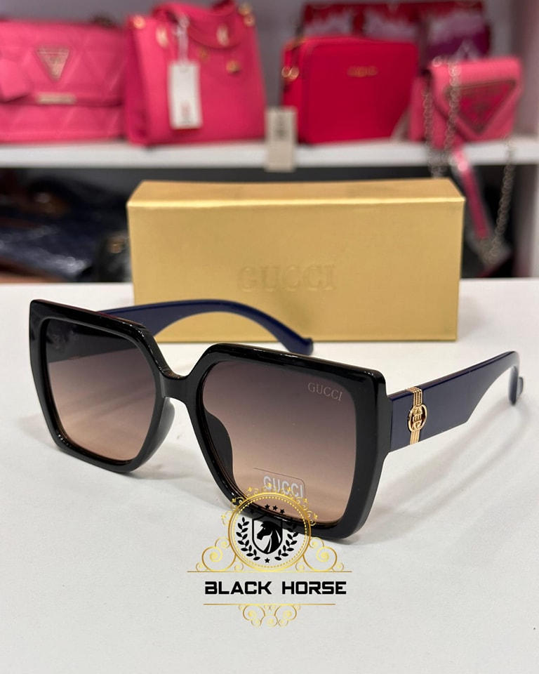 Black Horse Sales Facebook ad: لإطلالة ساحرة و جذابة من احدث صيحات الموضة…