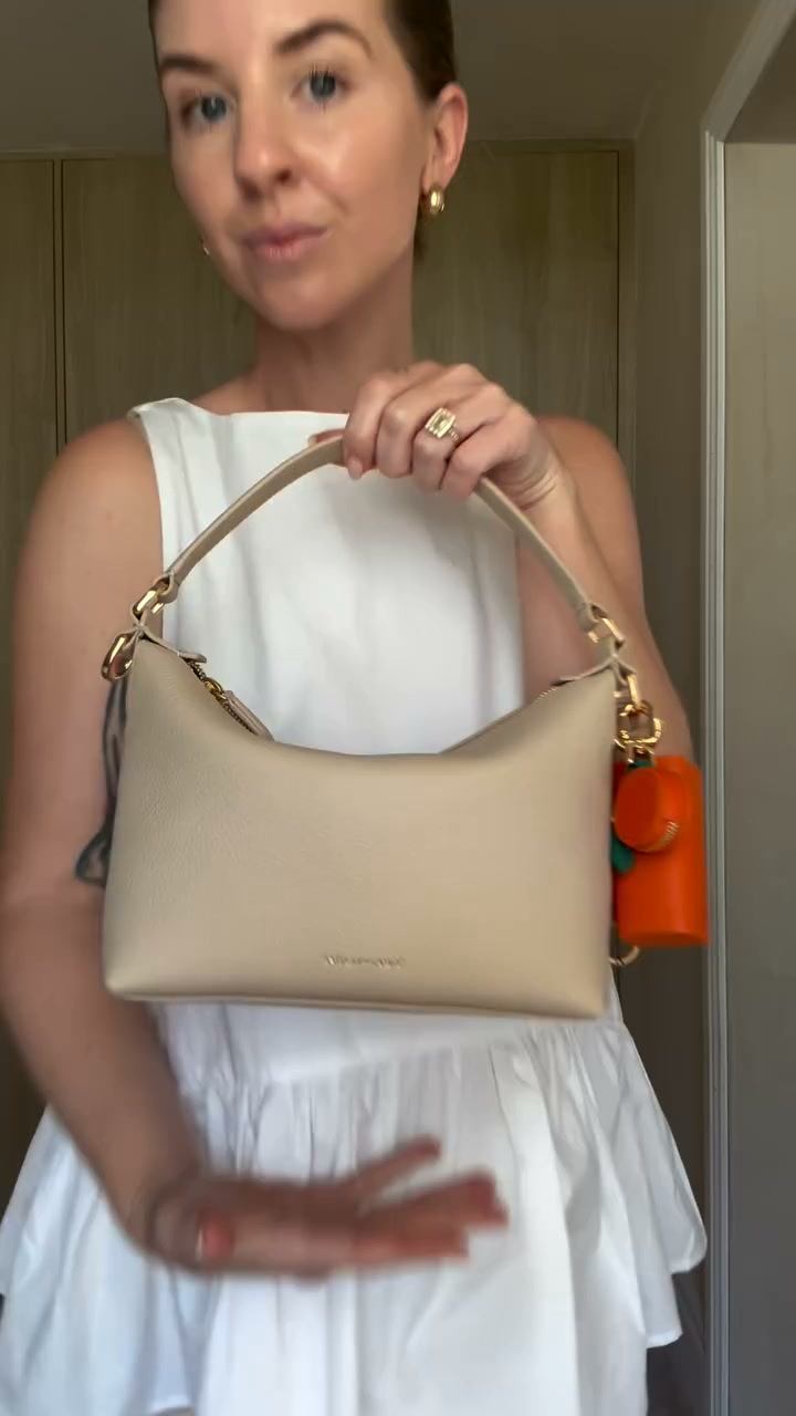 MAISON de SABRÉ Facebook ad: The perfect bag does exist @maisondesabre