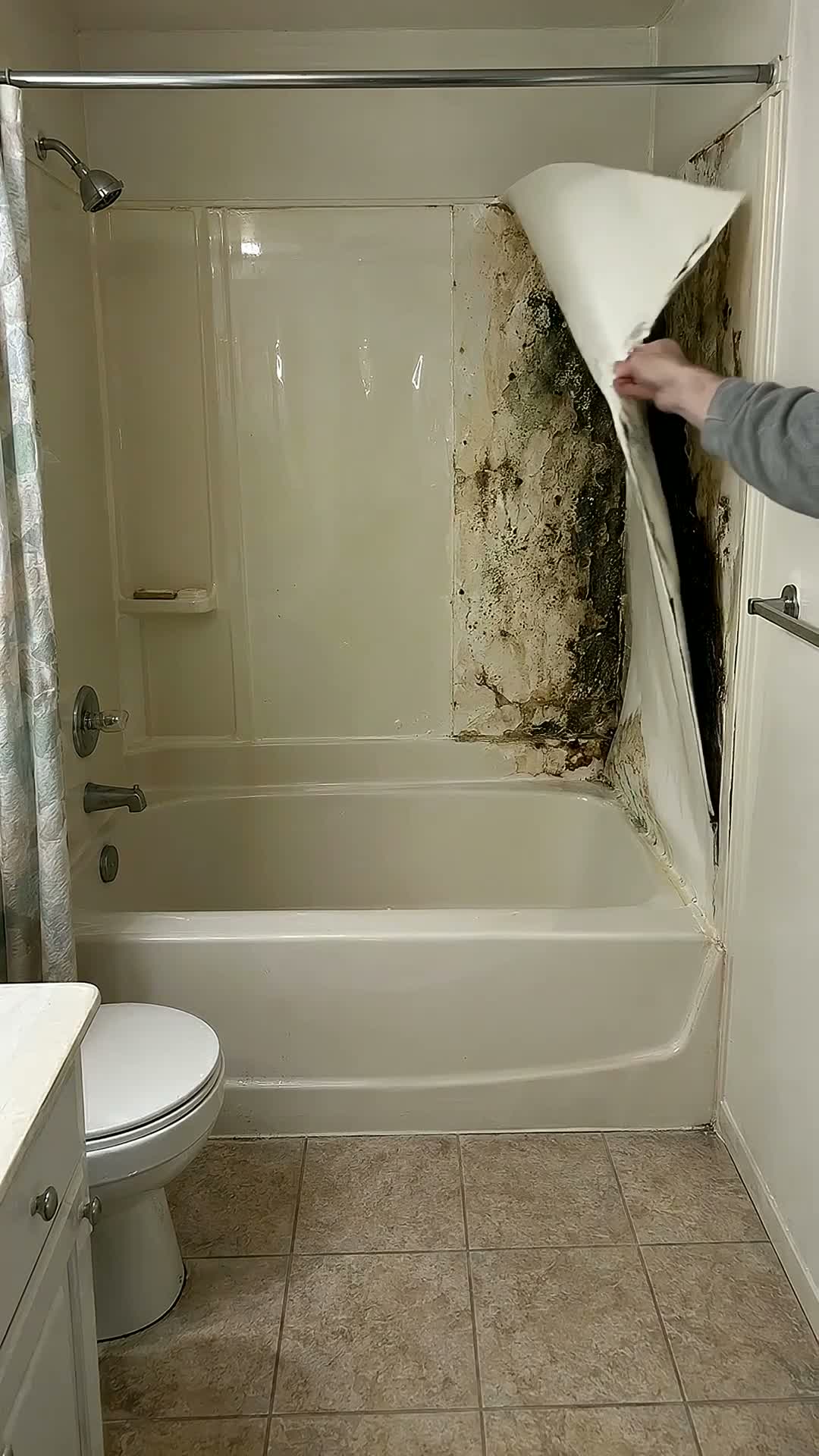 Five Star Bath Solutions Facebook ad: Canada: Get 77% OFF Bath Installation