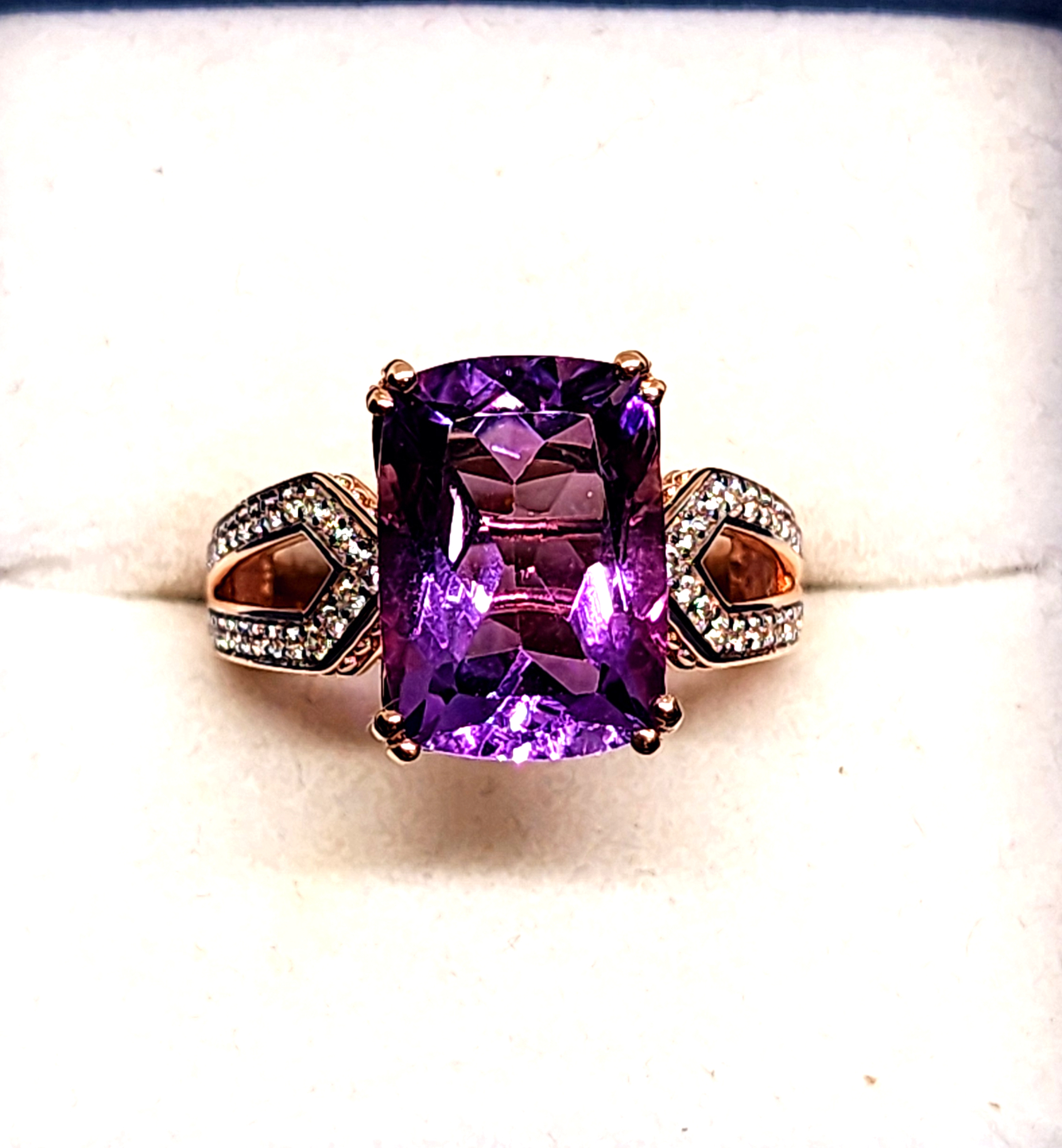 Dee's Affordable Jewelry Facebook ad: Visit our website to see o