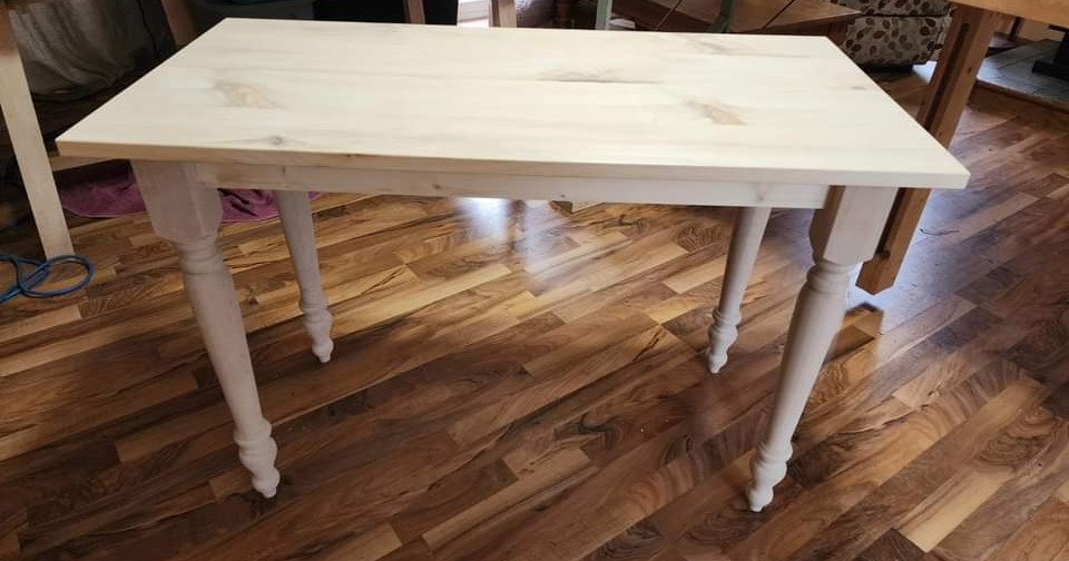 Farmhouse Style Tables Facebook ad: Custom handmade furniture for your home.