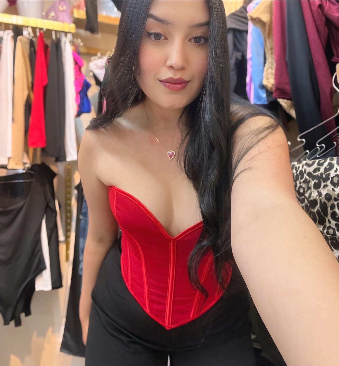 Emel Colombia Facebook ad: Nueva colección disponible Corset body, blusas y prendas…