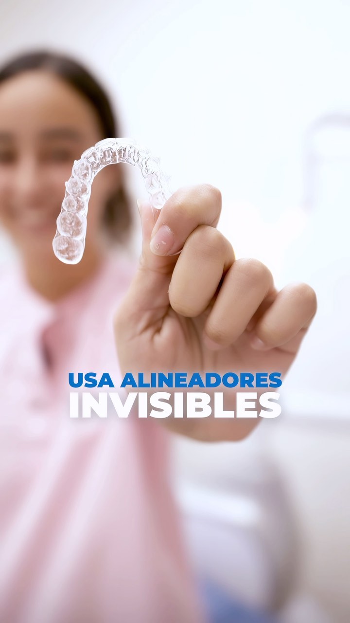 Sonrisa.com Facebook ad: Chatea con nosotros