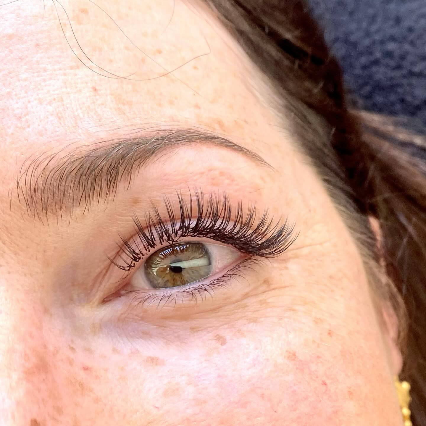 Lash Love and Beauty Facebook ad: Message Now