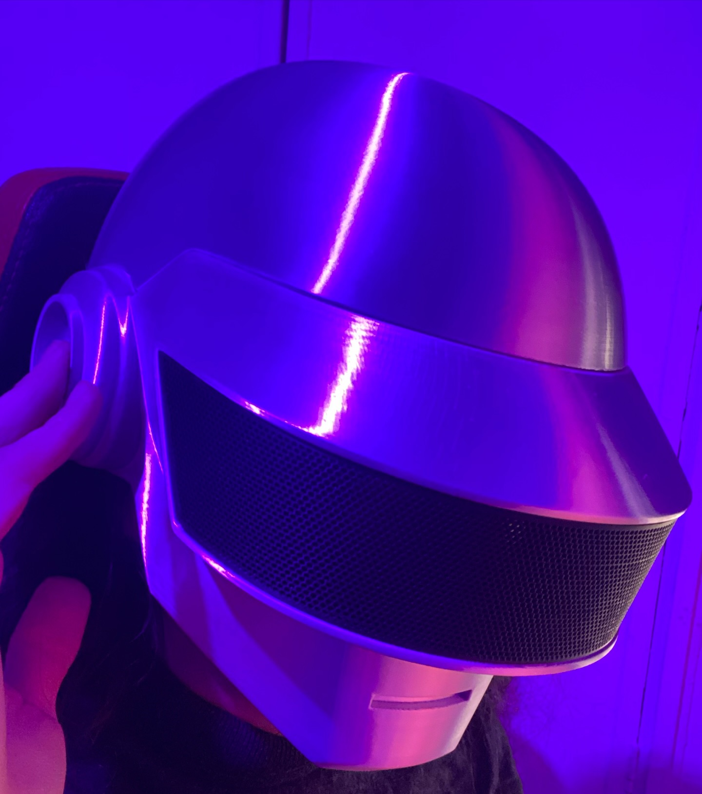 yiyun_print Facebook ad: Casco de Thomas, integrante de daft punk