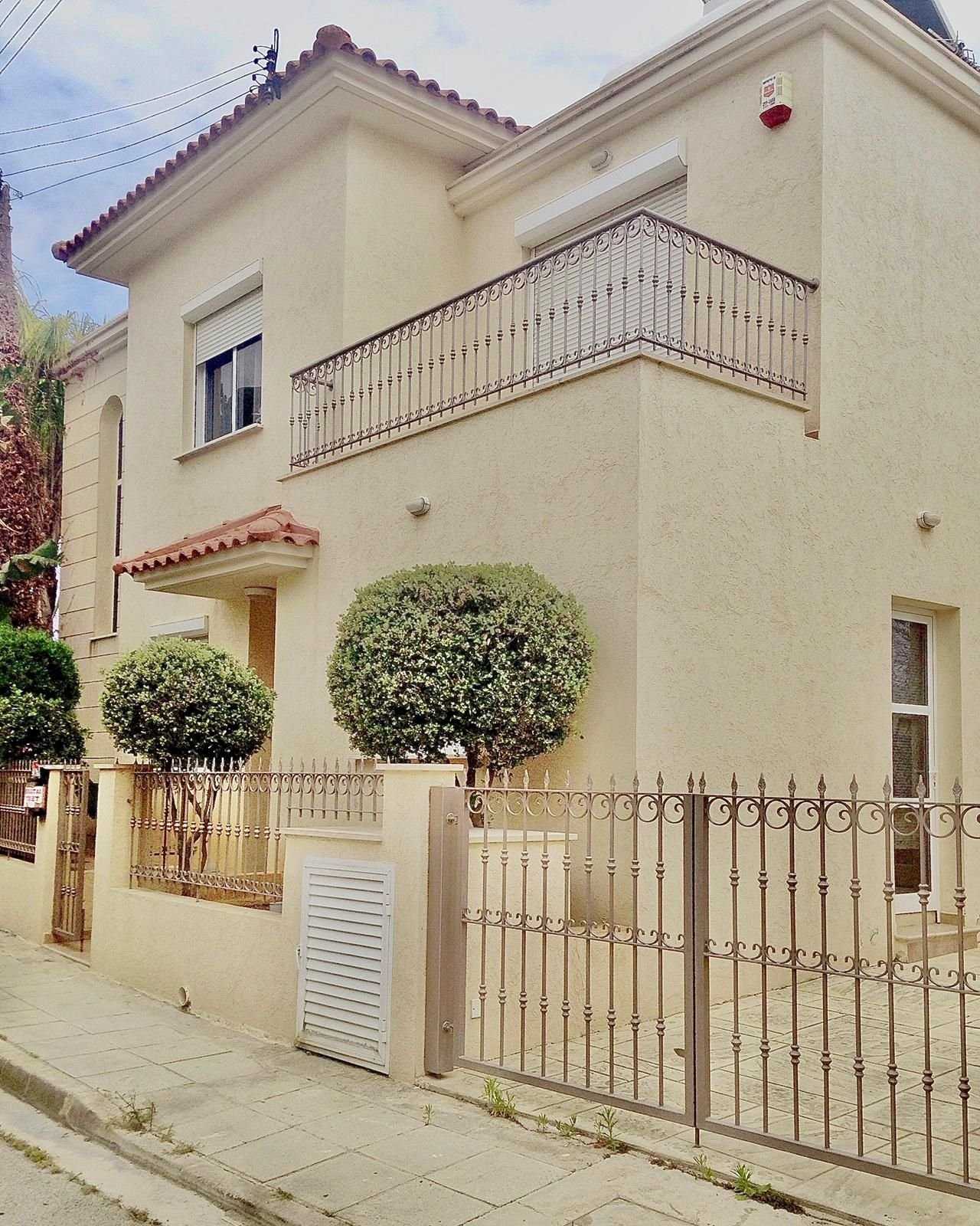 Bazaraki.com Cyprus Facebook ad