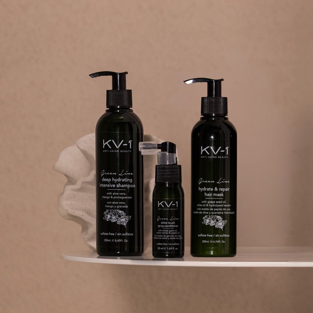 KV-1 cosmetics Facebook ad: SMART 365 rinkinys dabar su 25% nuolaida.