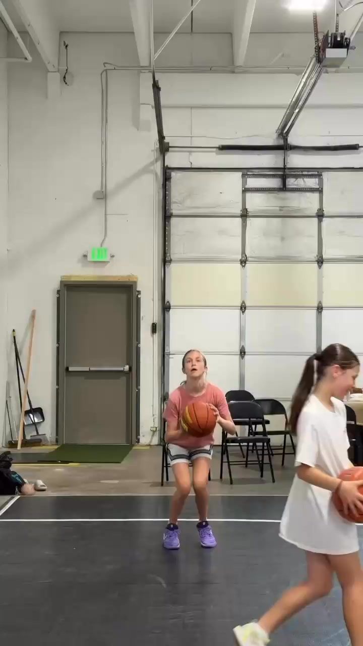 FORM Basketball Facebook ad: Train Like a Pro, with FORM!