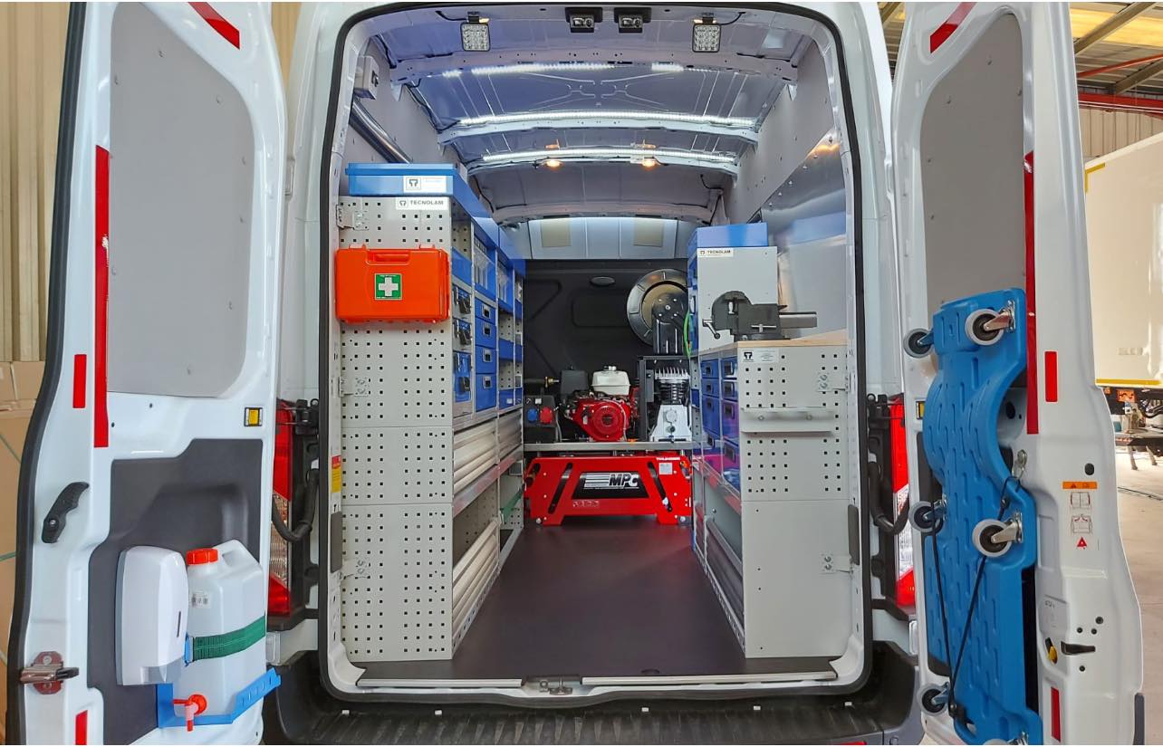 Tecnolam France Facebook ad: Aménagement de véhicules utilitaires| TECNOLAM