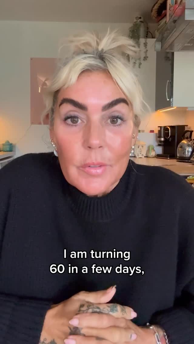 Astrid Zeegen Facebook ad: COLLAGEN.