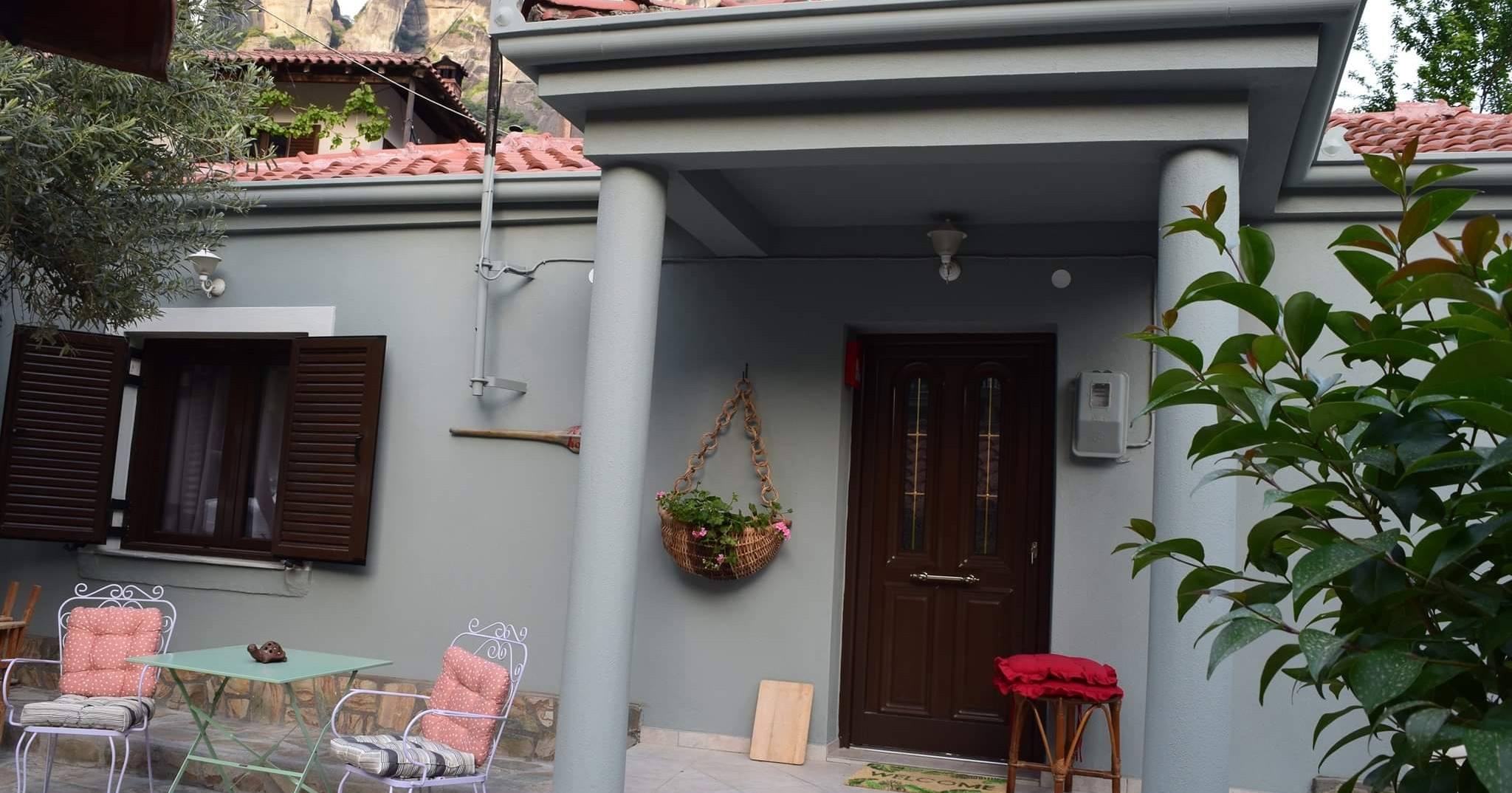 Rina's House Facebook ad: Providing garden views, a garden and free WiFi…