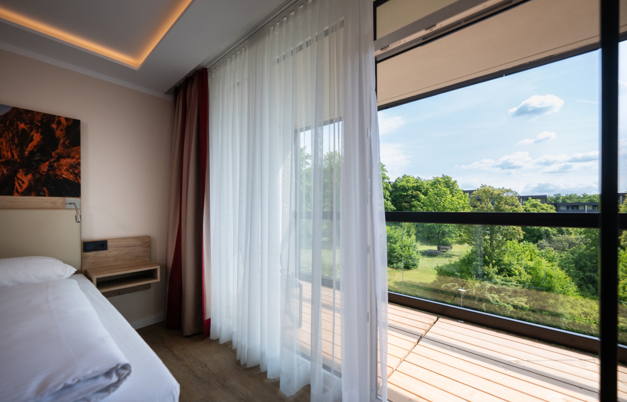 Rhön Park Aktiv Resort Facebook ad: Familienfreundliche Studios und Apartments.